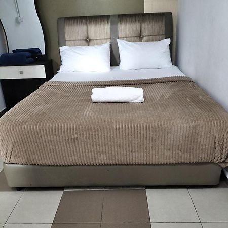 Ulfah Hotel Mersing Exterior foto