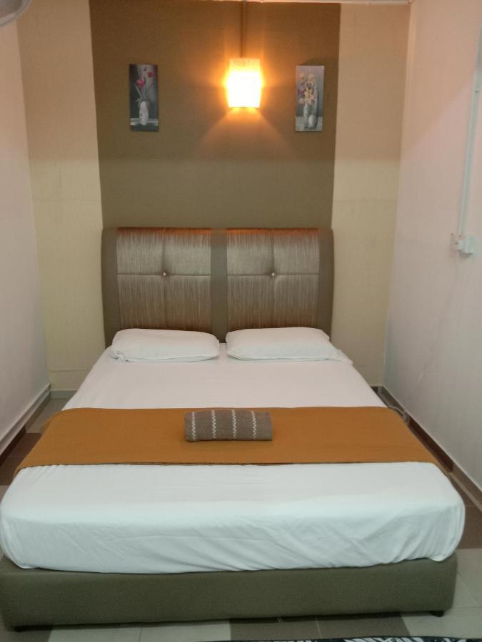 Ulfah Hotel Mersing Exterior foto